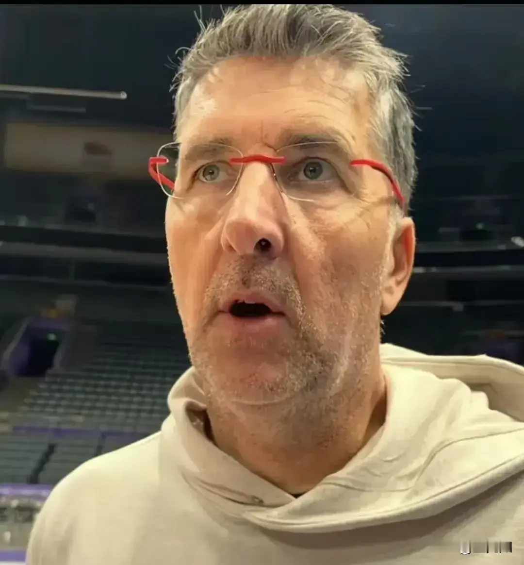 新疆队今年的问题不在于主教练，刘炜跟格兰都是背锅的，新疆队今年的问题明...