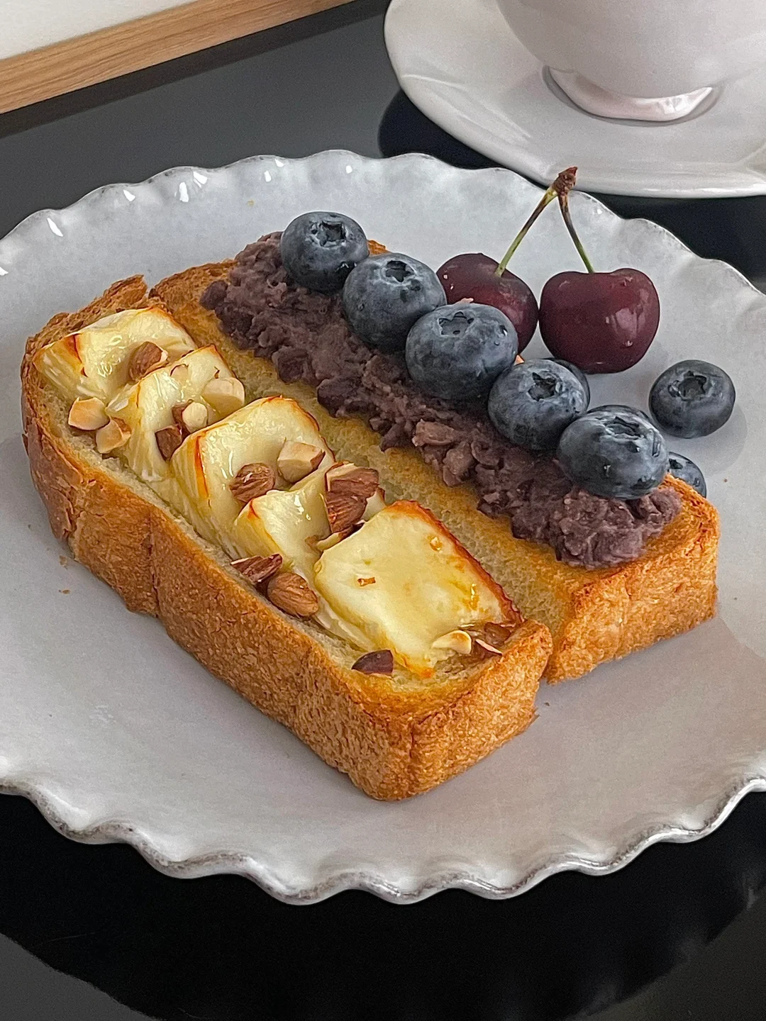 冷热双拼开放toast 烤布里奶酪和冰红豆酱