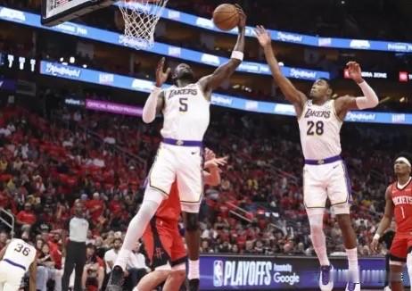 艾顿独木难支啊  G4半场火箭56-47领先湖人，湖人媒体Lakers...