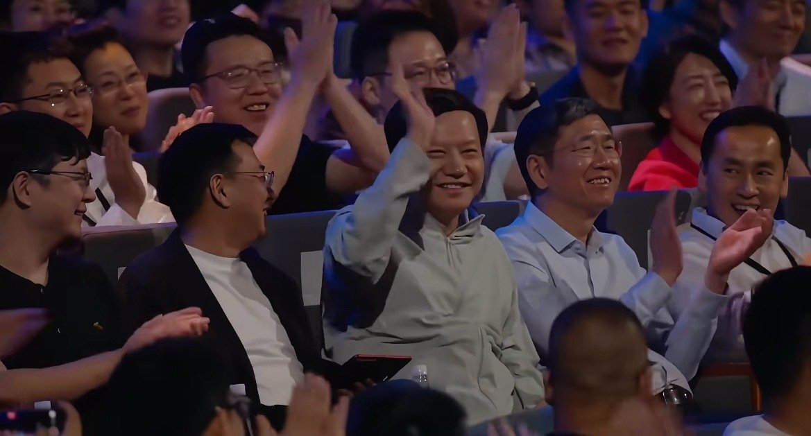 卢伟冰：小米18 pro是竭尽全力的结果。 ​