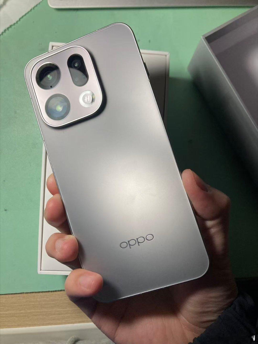 oppo findx9 12+512绒光钛 自用 电池健康度100% 诚心者可以议价 包邮可以自提 走平台#二手手机[超话]##二手iphone[超话]##数码[超话]##oppo[超话]##数码闲聊站[超话]#  ​