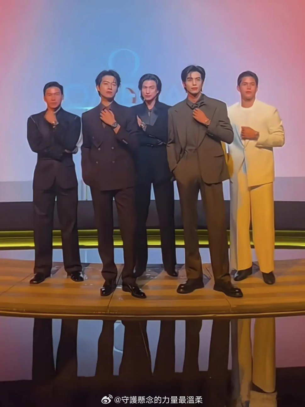 很难想象魏大勋是剧里能掀桌杨洋的存在…男的身材不好，就完败啊 ​