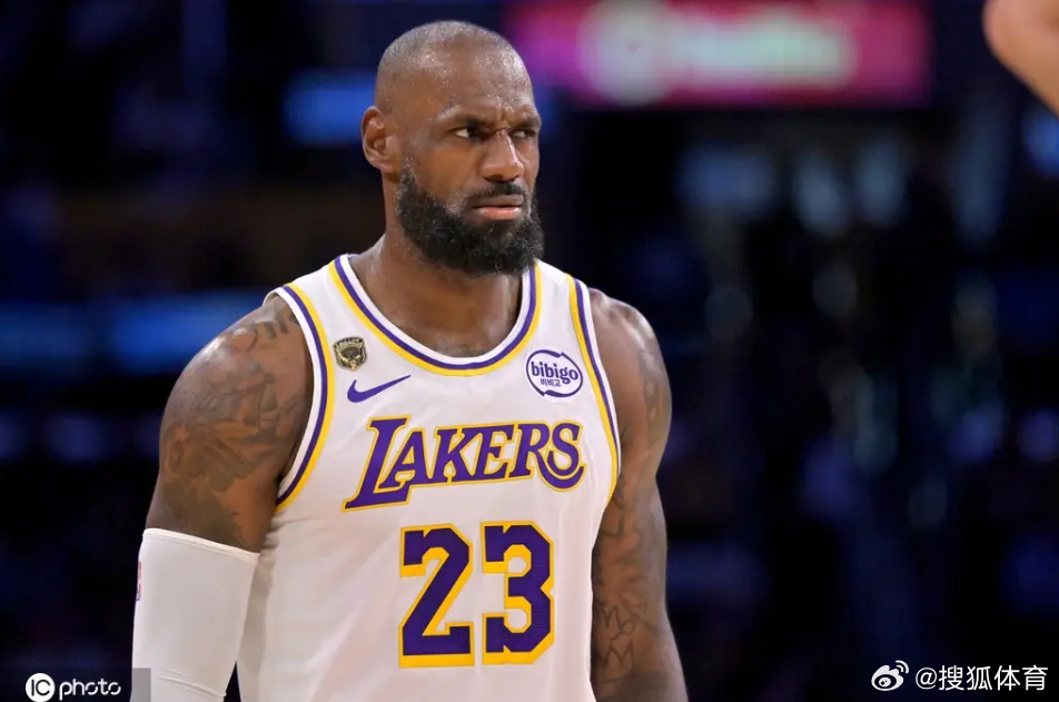 据ESPN名记Shams报道，勒布朗·詹姆斯将在2026-27赛季继续...