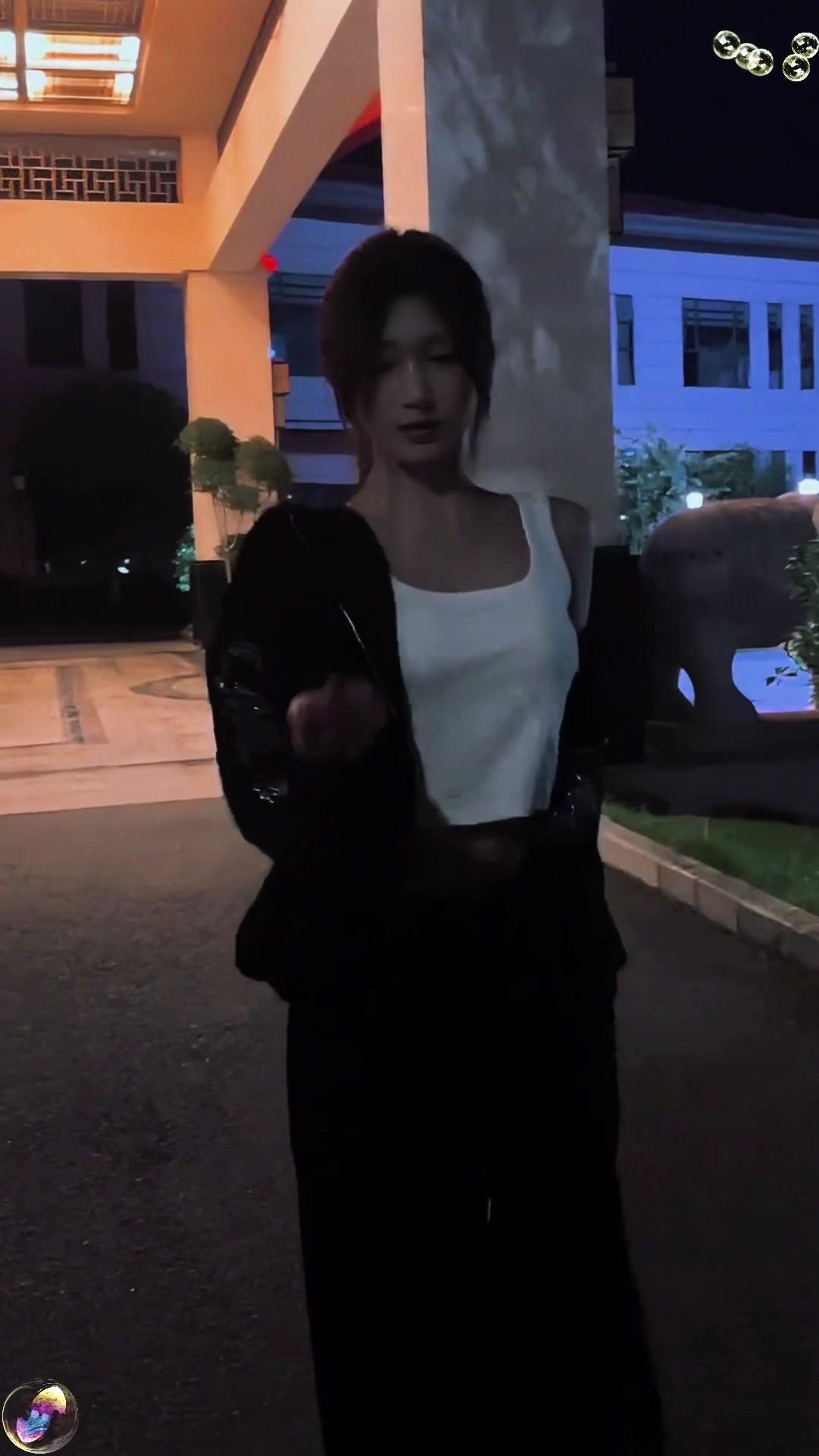 暗黑系穿搭，又甜又拽太上头！👗第一次尝试暗黑系，没想到这么显瘦！黑色...