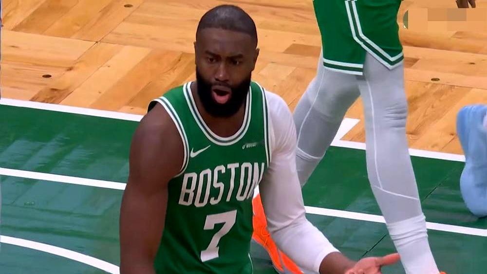 差点在更衣室动手的队友，反而拿了冠军？    凯尔特人当年输给热火，斯...