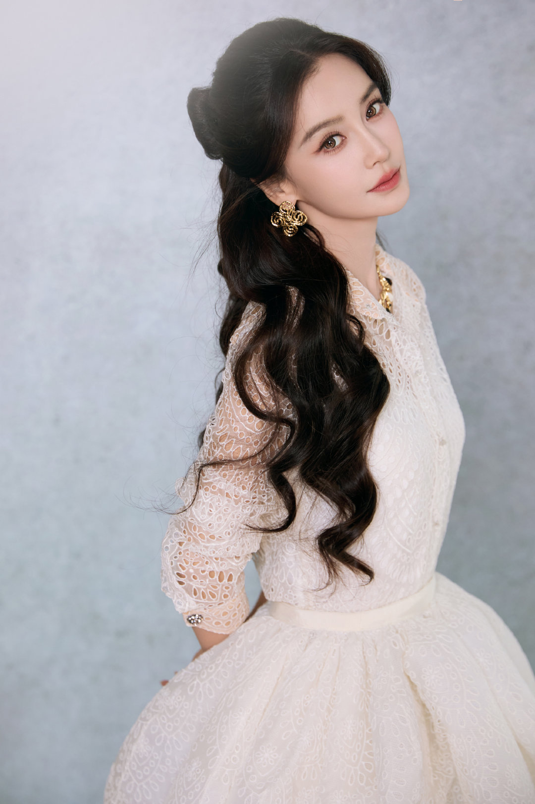 #Angelababy没有不出片的风险#

姐姐美图直出也好看，绝美[期待][期待][期待]

#angelababy#[打call] #angelababy[超话]# ​