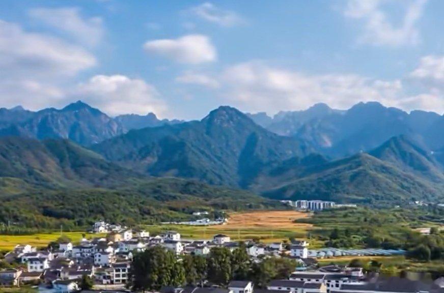 【转发】

老婆一通暗示，老公秒懂：想让我带娃就直说

老婆发来一段话：
“明天开始，我累就先睡了。你带那个女生回家，只要不吵到我，我就睁一只眼闭一只眼。我每天早上8点起床，你最好7点半前就把她送走，我眼不见为净。”
老公回：
“你还眼不见为净？不就是以后想让我接送咱闺女吗？懒得带孩子就 ​
