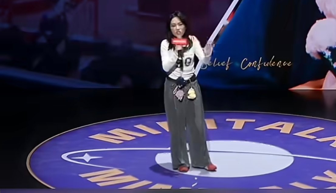 刚上班那会儿谁不是小白？但有人就是能快速上手还带团队，这跟几年经验没关系，脑子活、肯拼才是硬道理。
#00后北大毕业生被夸不愧是清华的# ​