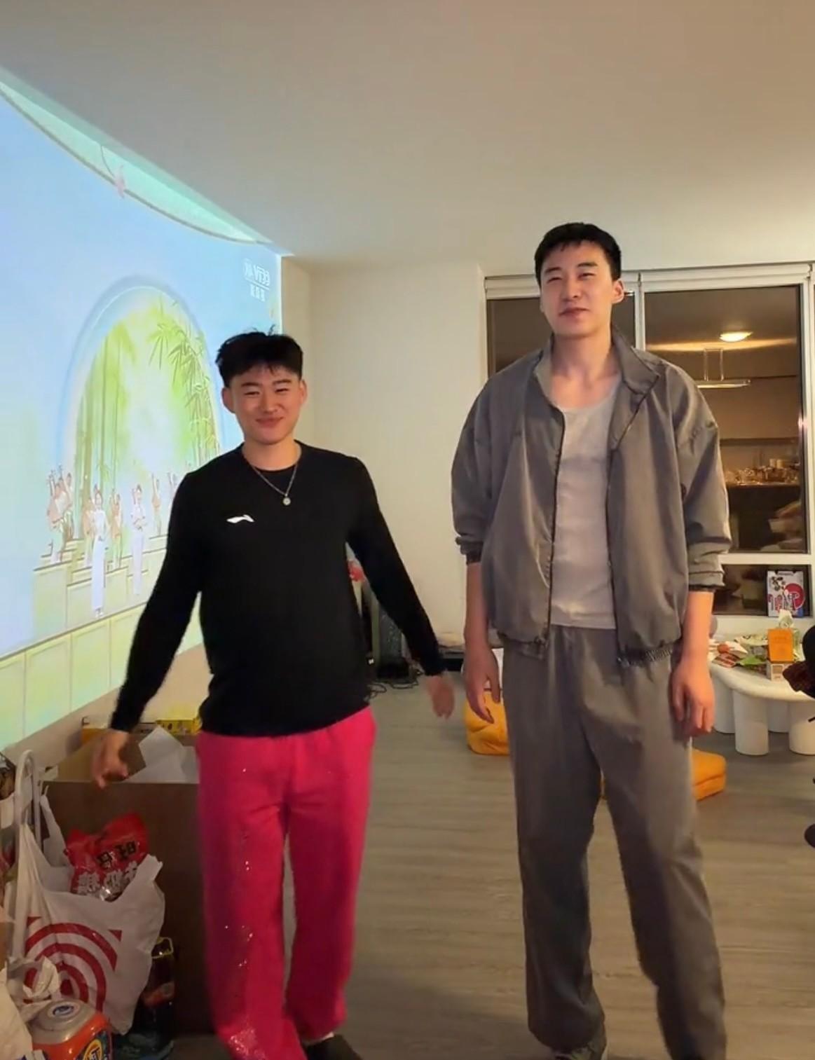 王俊杰、廖三宁领衔！中国男篮短训营集训名单出炉！这次名单有点意思，仔细...