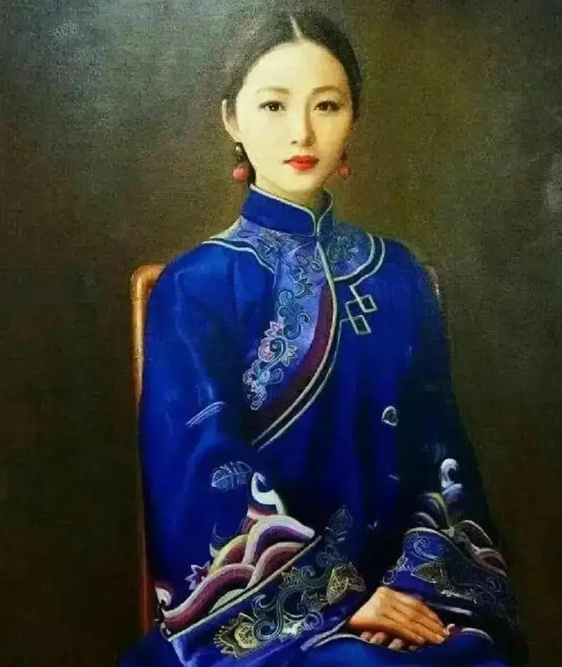 1900年，慈禧第一次见到周莹便问：“你有丈夫吗？”30岁的周莹回答：“我已经守寡14年了。”慈禧一听，突然抬手，一旁的李莲英瞬间明白，大声说道：“太后有赏！”
 
木匣递到面前时，周莹没看匣子，先看了慈禧的脸。那张脸上有长途奔逃的倦色，也有一种审视——仿佛在掂量，这个跪在下面的陕西女商人，会开出什