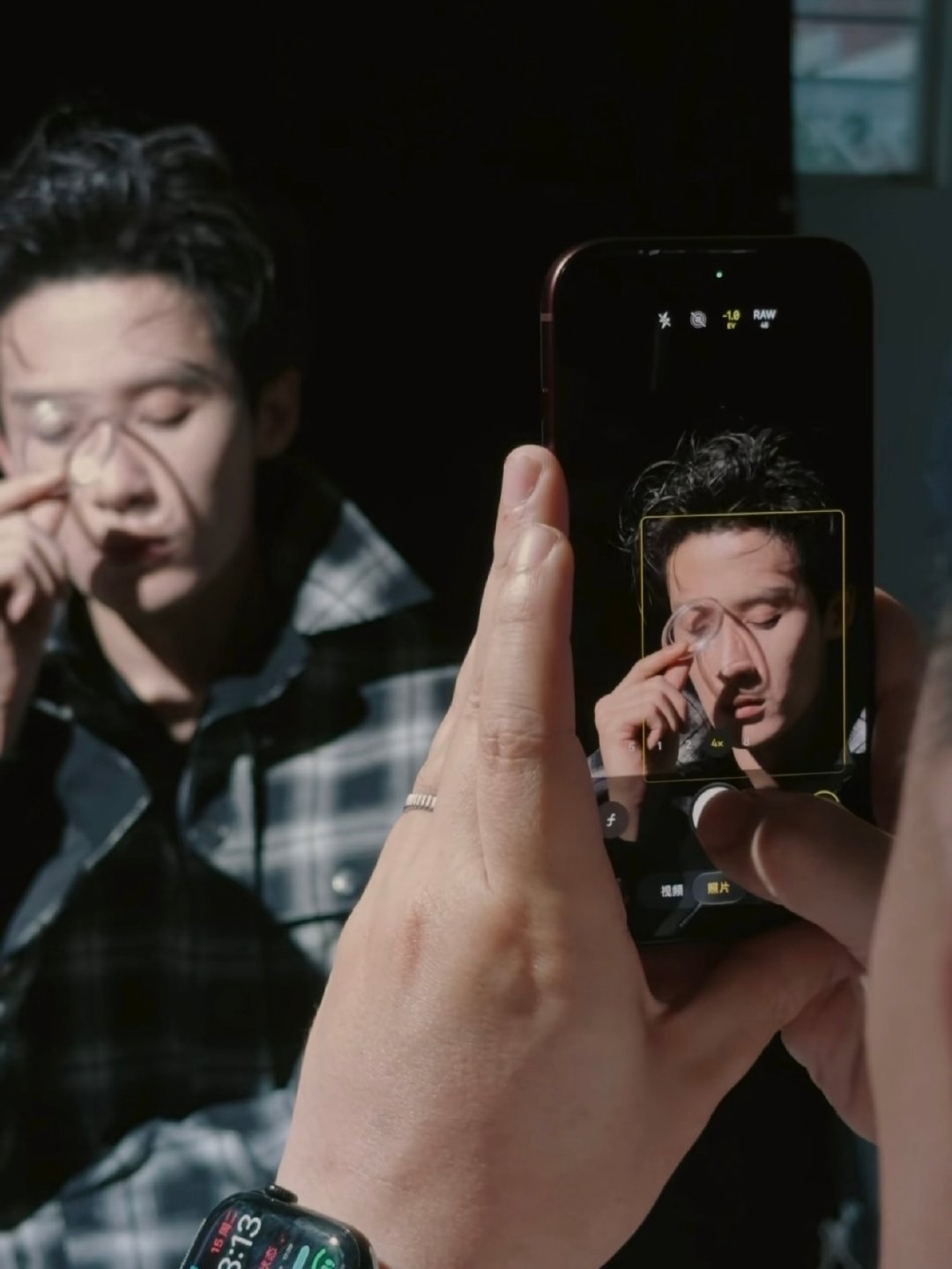 #檀健次[超话]# 男神直接手机后置原图直出[老师好] ​