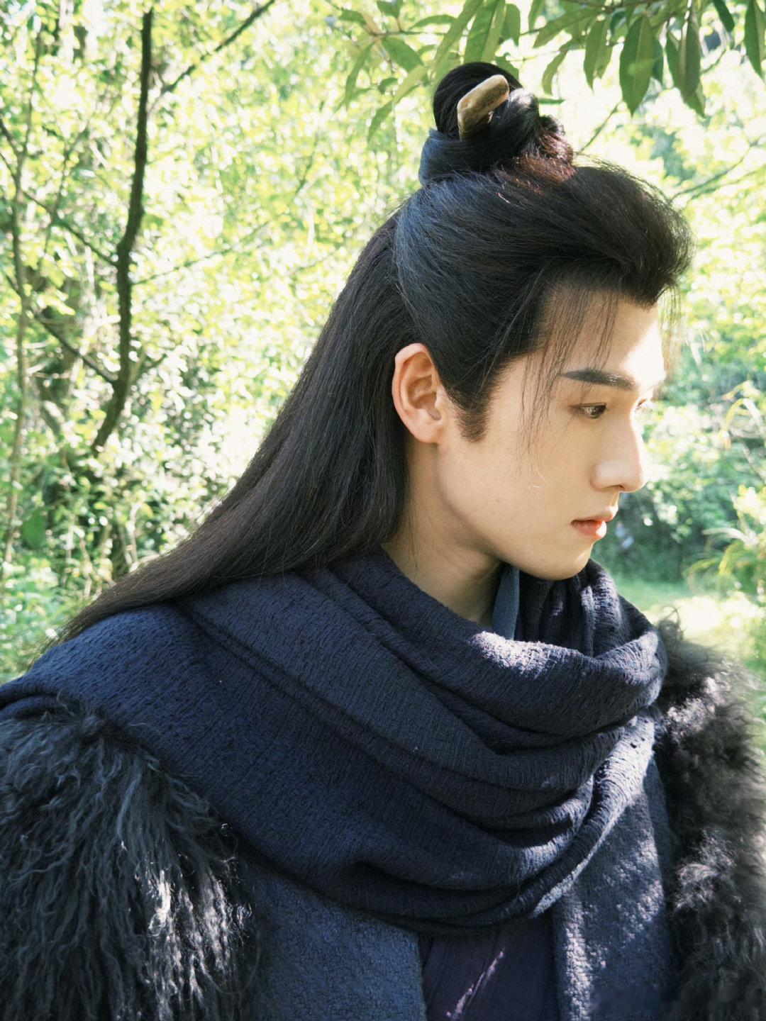 #李昀锐lin[超话]# lyr#李昀锐# 

🌲鹰击长空竞自由，流血流汗意志坚🌳浇灌成长、锤炼阅历，期待🐺陆一航！听他讲述戏里戏外，如何将年少意气磨砺为国之利剑，合成作战，齐心断金💚

​