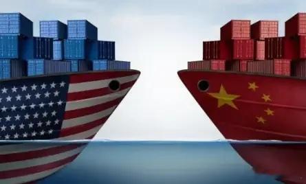 中美这回终看穿了——美国到底在打什么算盘？只要把中国挤出全球体系，靠美元霸权、科技和枪杆，谁不服就灭谁，利益全归自己！
 
很多人还在纠结中美之间是贸易摩擦、科技竞争，还是意识形态对抗。其实根本没那么复杂。华盛顿的底层逻辑直白到刺眼：这就是一场霸权保卫战，目标就是把中国彻底踢出它主 ​