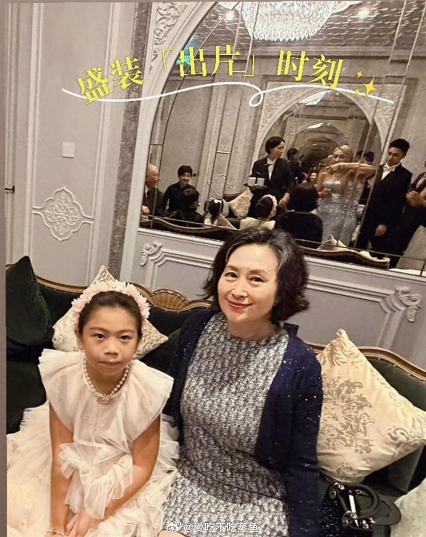 豪门聚会真热闹！何超盈分享何猷君答谢宴，四房齐亮相，罕见合照曝光 ​