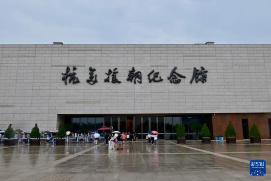 《朝鲜停战协定》在朝鲜板门店落笔签订，宣告了抗美援朝战争的伟大胜利。...