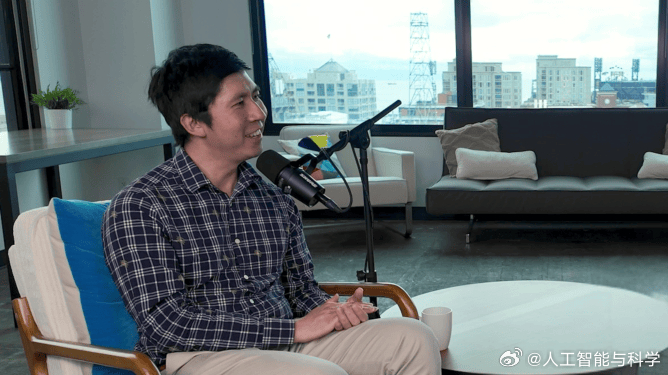 机器人的 ChatGPT 时刻,为什么迟迟没来?据 TechCrunch 10月17日消息,曾在英伟达(NVIDIA)机器人平台负责产品营销七年、现转型风投的阿穆利亚·维什瓦纳特(Amulya Vishwanath)给出的答案是:行业还处在「乐高时代」——执行器、机械手、软件与安全标准这些基础构件都还没拼装成型。这个类比比「机器人马上 ​