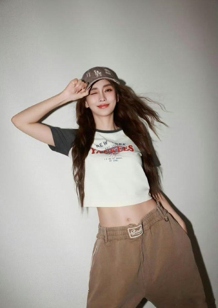 #angelababy[超话]##angelababy##杨颖angelababy唯一海外女顶流# 

一一得一，一二得二，一三得三。

​