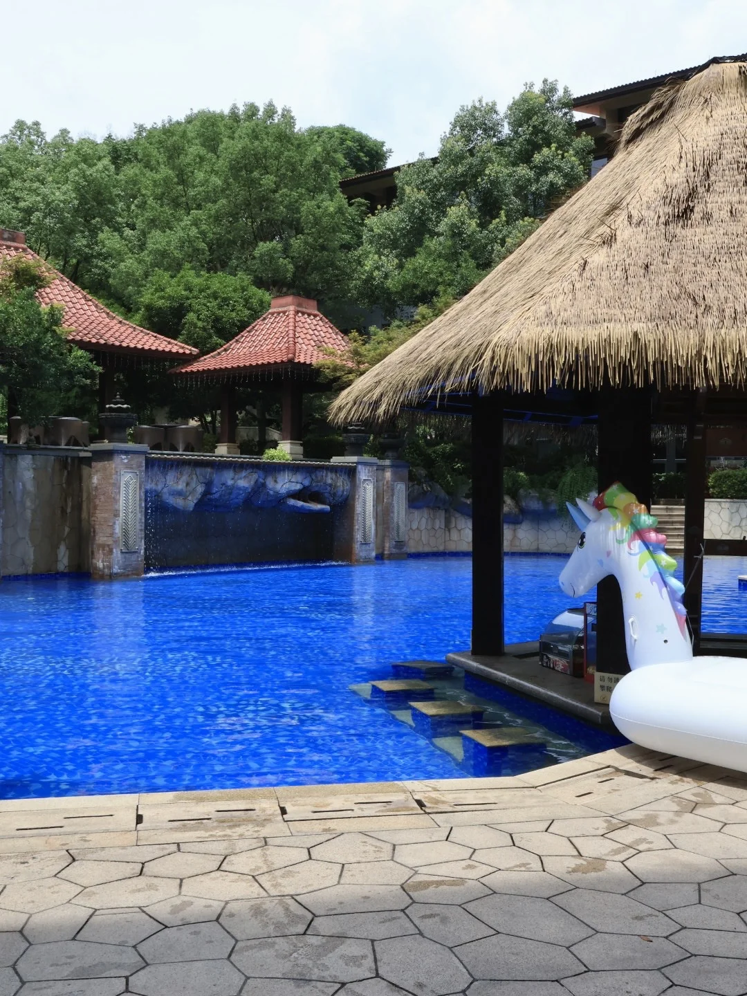 真的不是国外🏖️是杭州临安众安氡温泉酒店