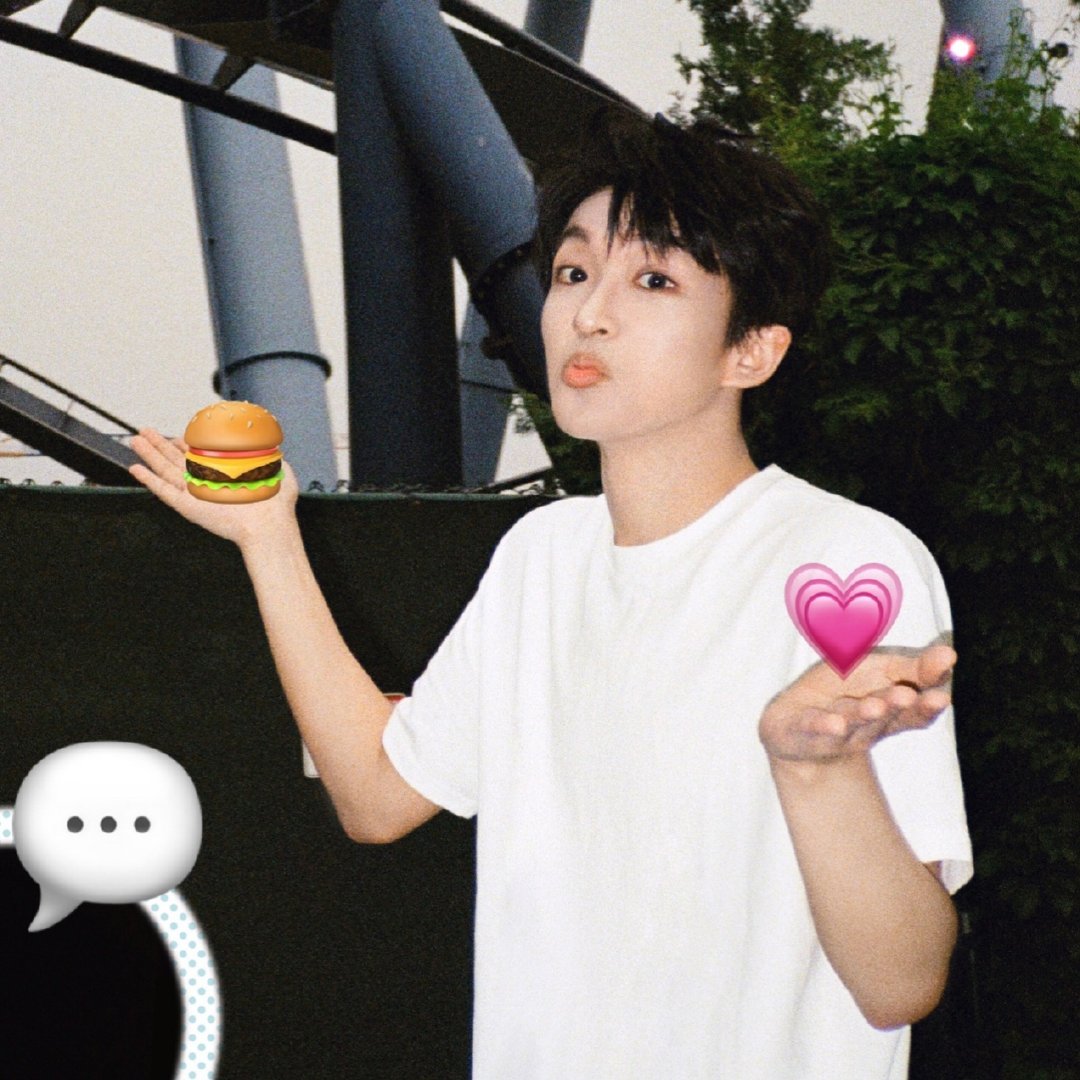 #黄子弘凡[超话]##黄子弘凡# 
还能怎么办[摊手]
当然要把堡捧在掌心呀[给你小心心]
（恋堡脑小狗一只） ​