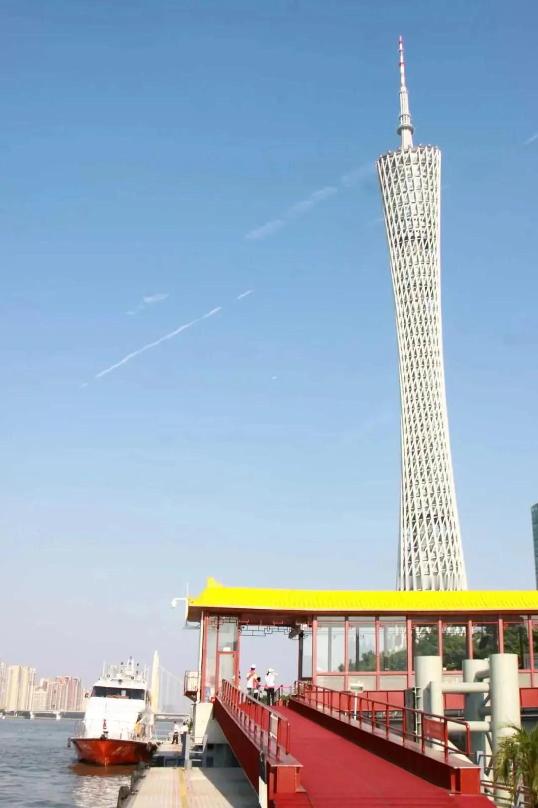 【 据了解，同步焕新回归的广州塔码头建于2013年，2020年因市政建...