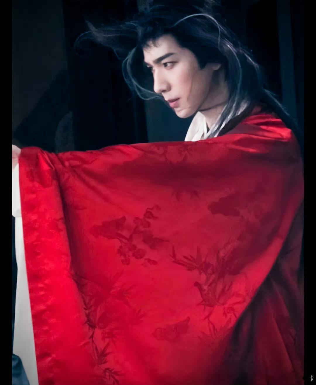 #国庆叙热爱，与毅共金秋# [给你小心心][给你小心心]#李宏毅拾光有毅# 

Day6: 希望他演的角色类型
反派！反派！反派！
一直很想看他演反派，或者反英雄之类的，虽然之前演过的男主都是正道之光也很好但是感觉上官秋月有一种独特的迷人味，反英雄像岐凤殷和阴长黎都没播，薛回文也要明年吧[泪]
霸道总 ​