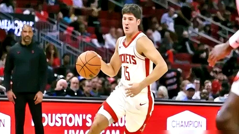 打出22分8篮板4助攻，防得对手命中率惨淡，还被教练骂？    火箭队...