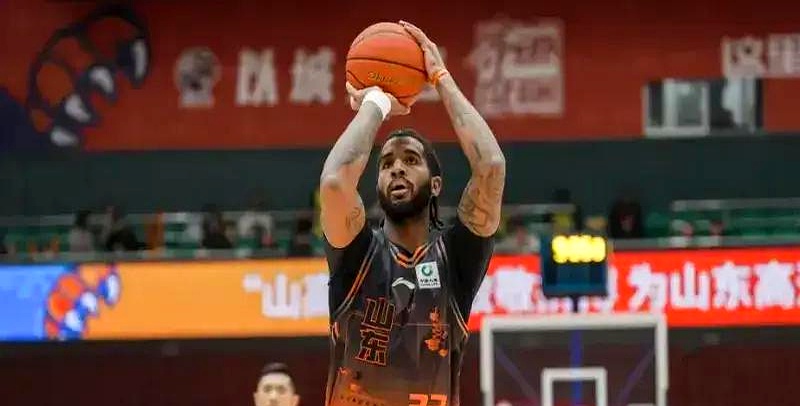 山东男篮这轮季后赛碰辽宁，真不是喊两句“有希望”就能过去的，越到这种时...