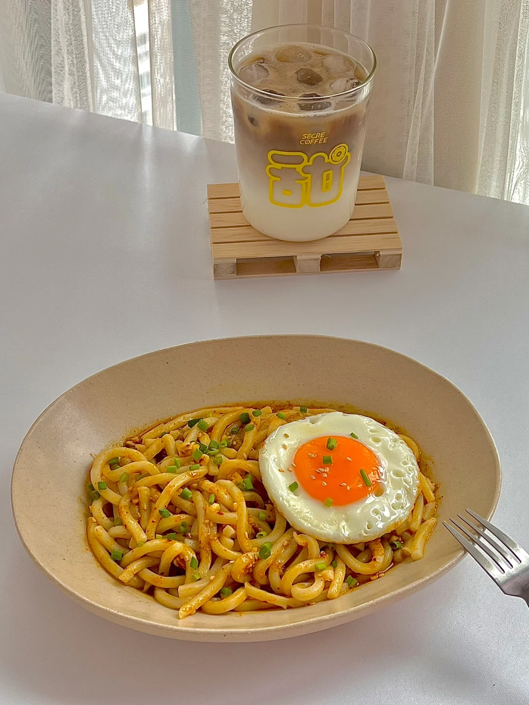 ☀️休息日早餐｜浓郁的咖喱酸辣拌乌冬面😋