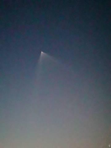 在中山三角上空看拍到长征六号甲飞过