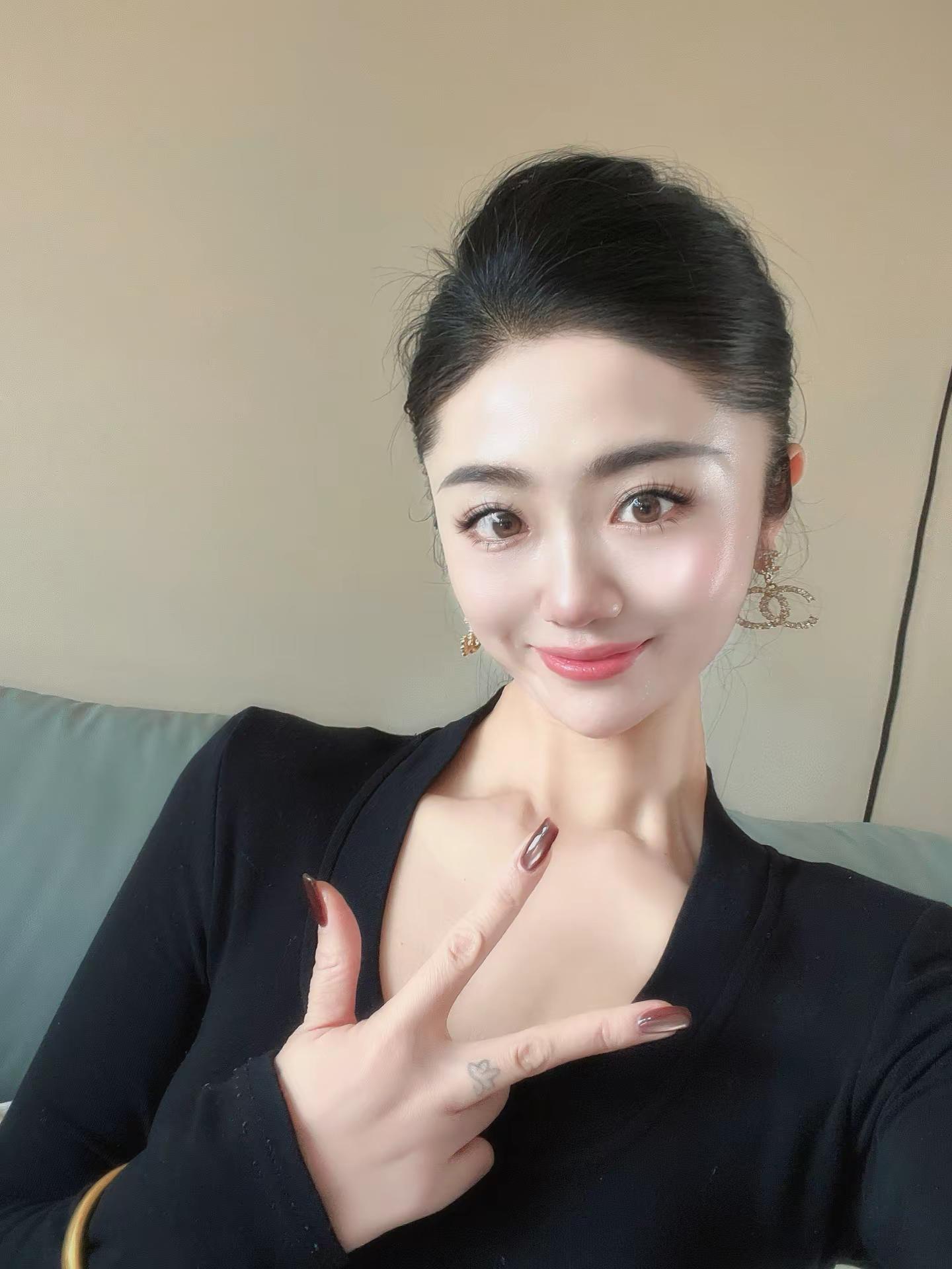 <p>优雅女人 知性 <!--{img:0}--></p><img s...