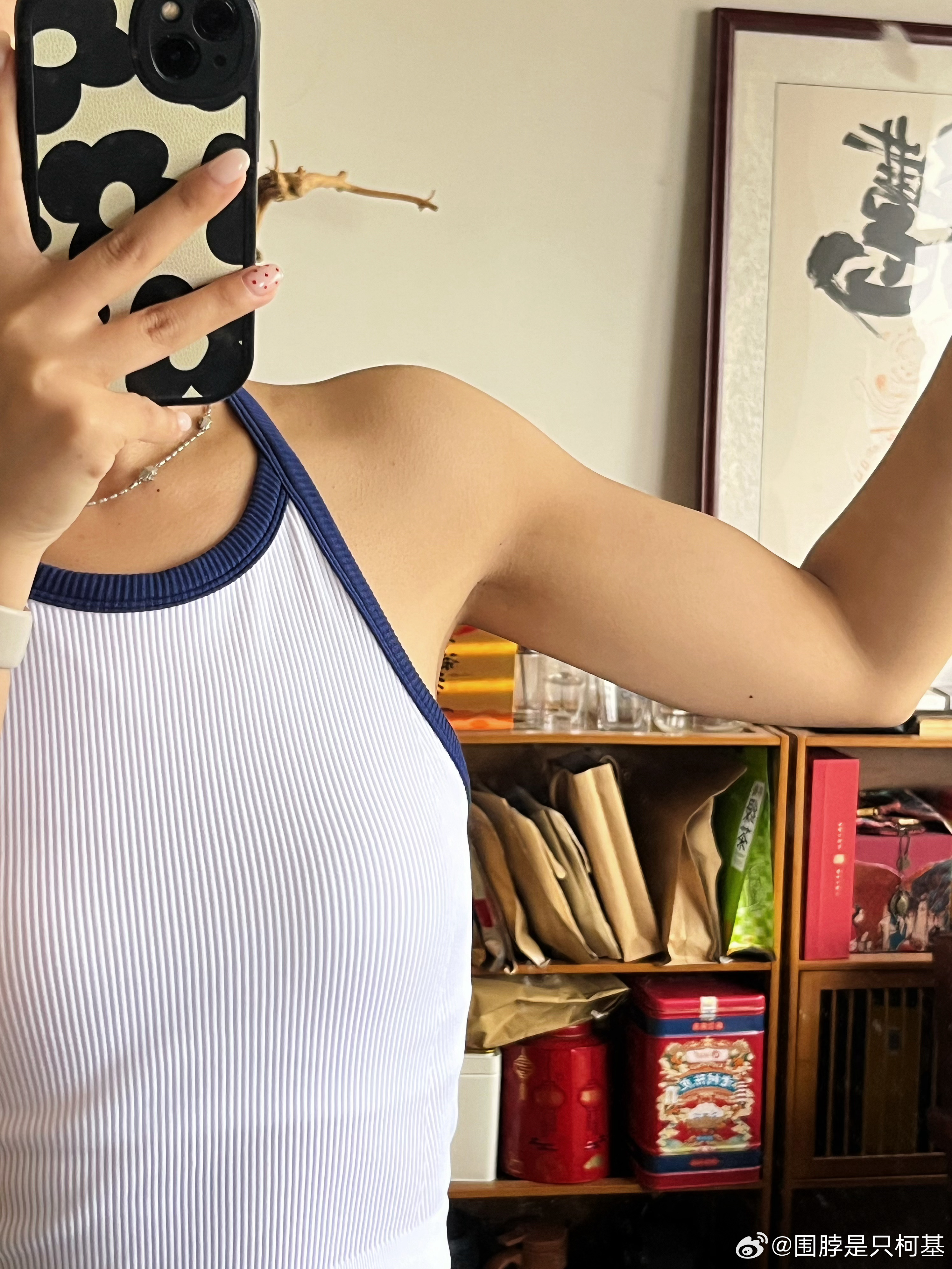 我的肩膀终于有了一点点的训练痕迹🤏 我想成为“肩”强的女人！！！ ​​​