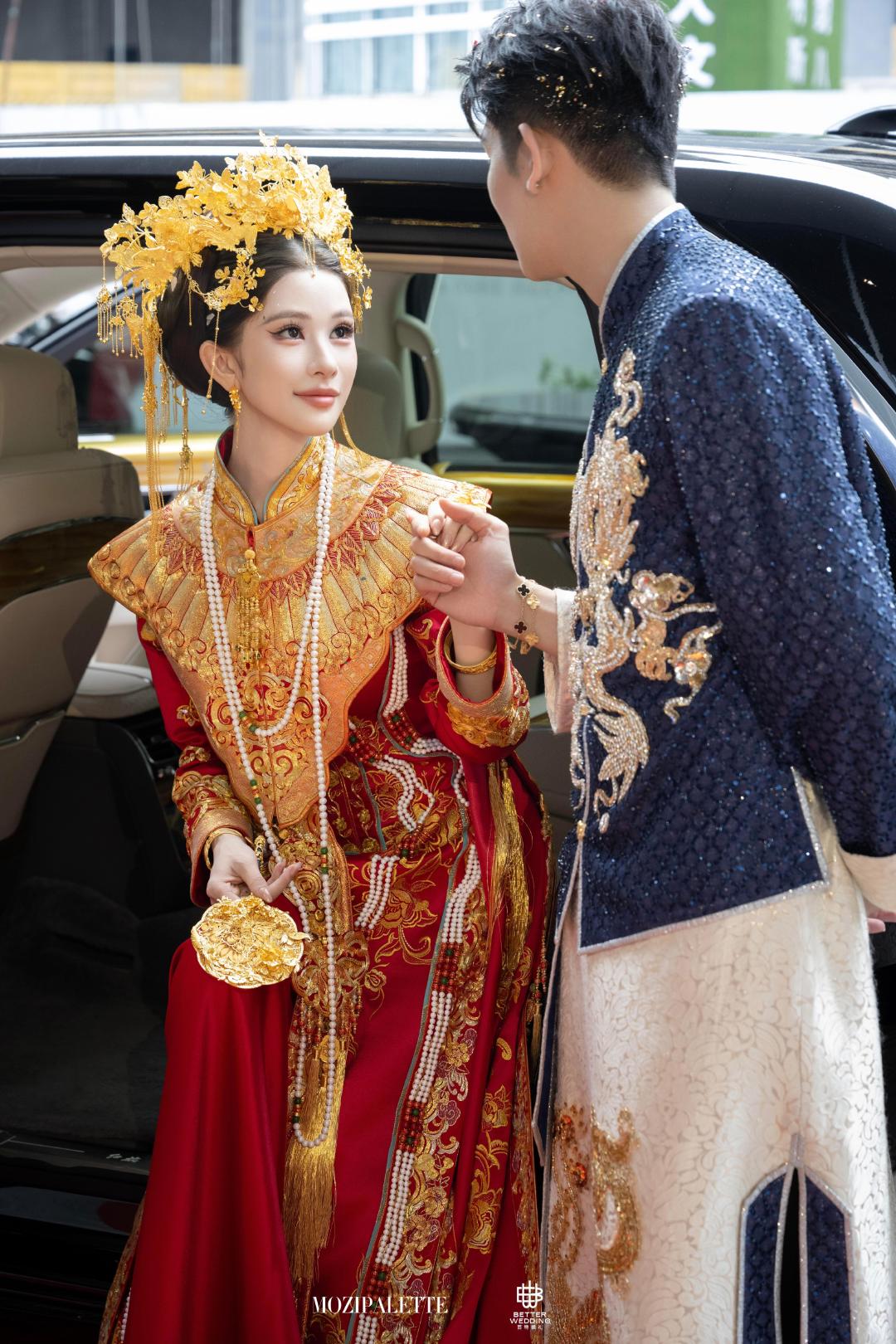 #梅尼耶被妻子整容前的照片吓到了# Nico的坦诚和梅尼耶的接纳，让人相信爱情里最重要的是真心，不是外表。 ​