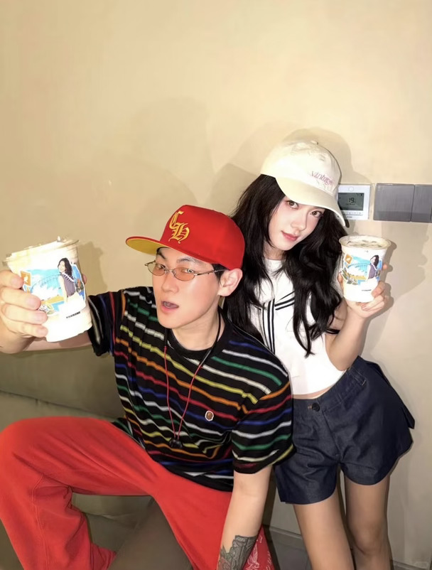 有两个人很酷
