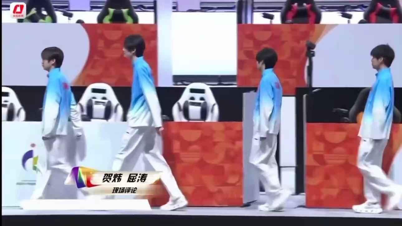 亚运会和平精英中国队登场还是帅的！

#亚运会和平精英中国队登场# ​