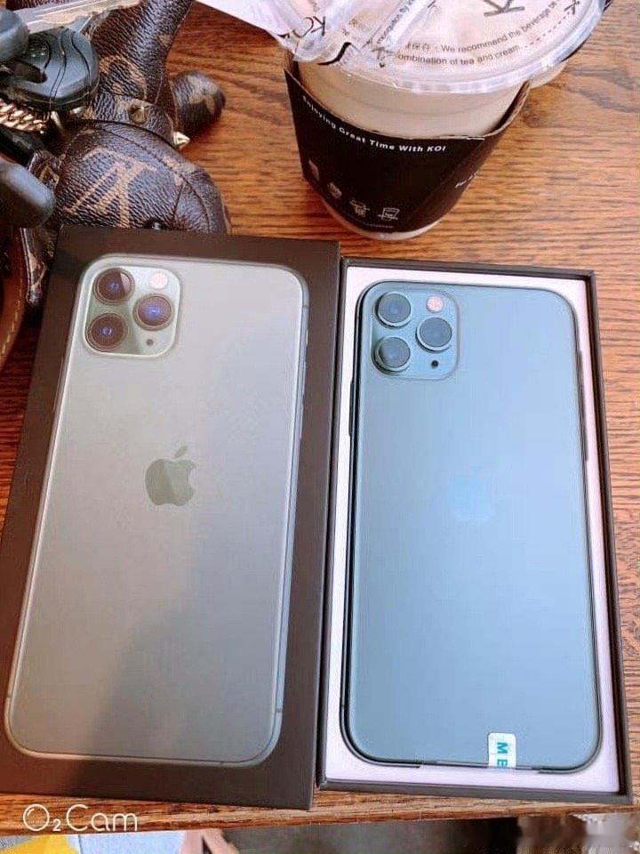 #父子因iPhone争执坠崖母亲也跳下##生活手记#
隨意聊聊互動
必回 讓耗子🐭好
你們手機最多能用幾年？可以分享嗎？
以前最早用iPhone 5，還能使用，偶爾該機看看還能用，只不過或發燙，所以變成古董
我備用機iPhone 7plus 2016年使用到今年滿十年，期間有用三隻折疊機兩隻壞了，之後我怕折疊手機，我 ​