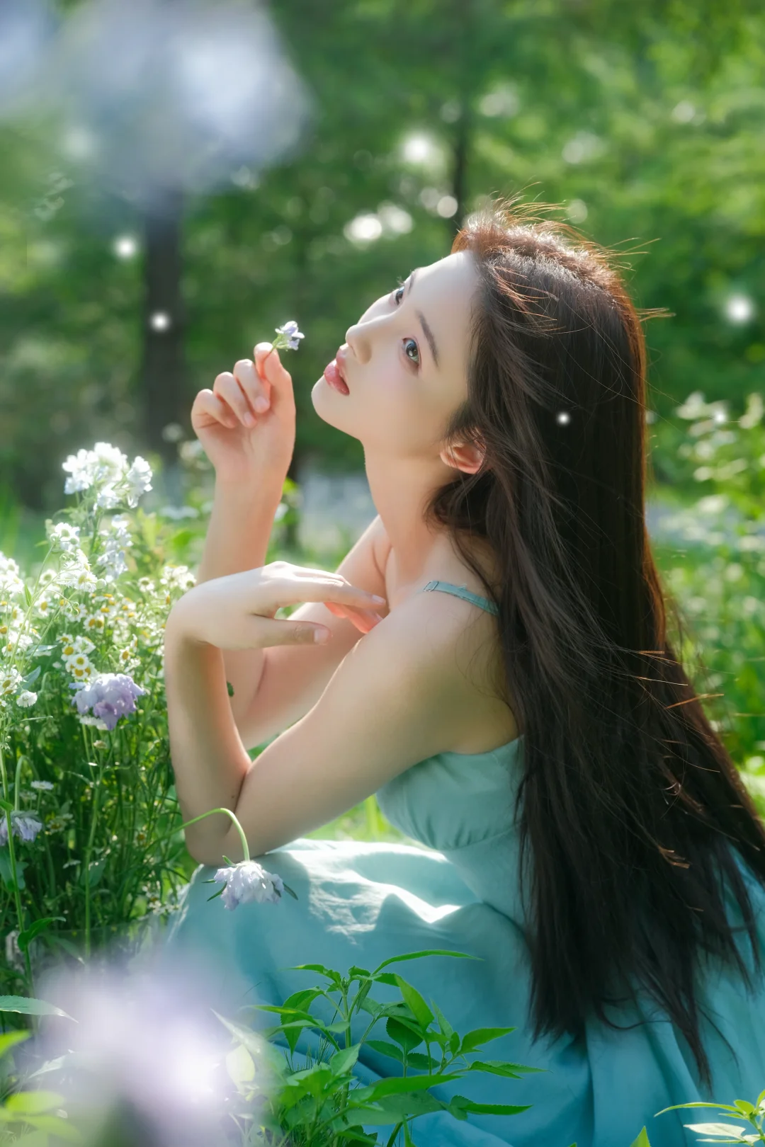 存一些绿色草地氛围感拍照姿势🍃