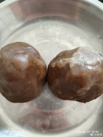 三元里抗英的英雄之地，如今却冒出了黑色窝头？你选种可别麻朩，泱泱大国不...