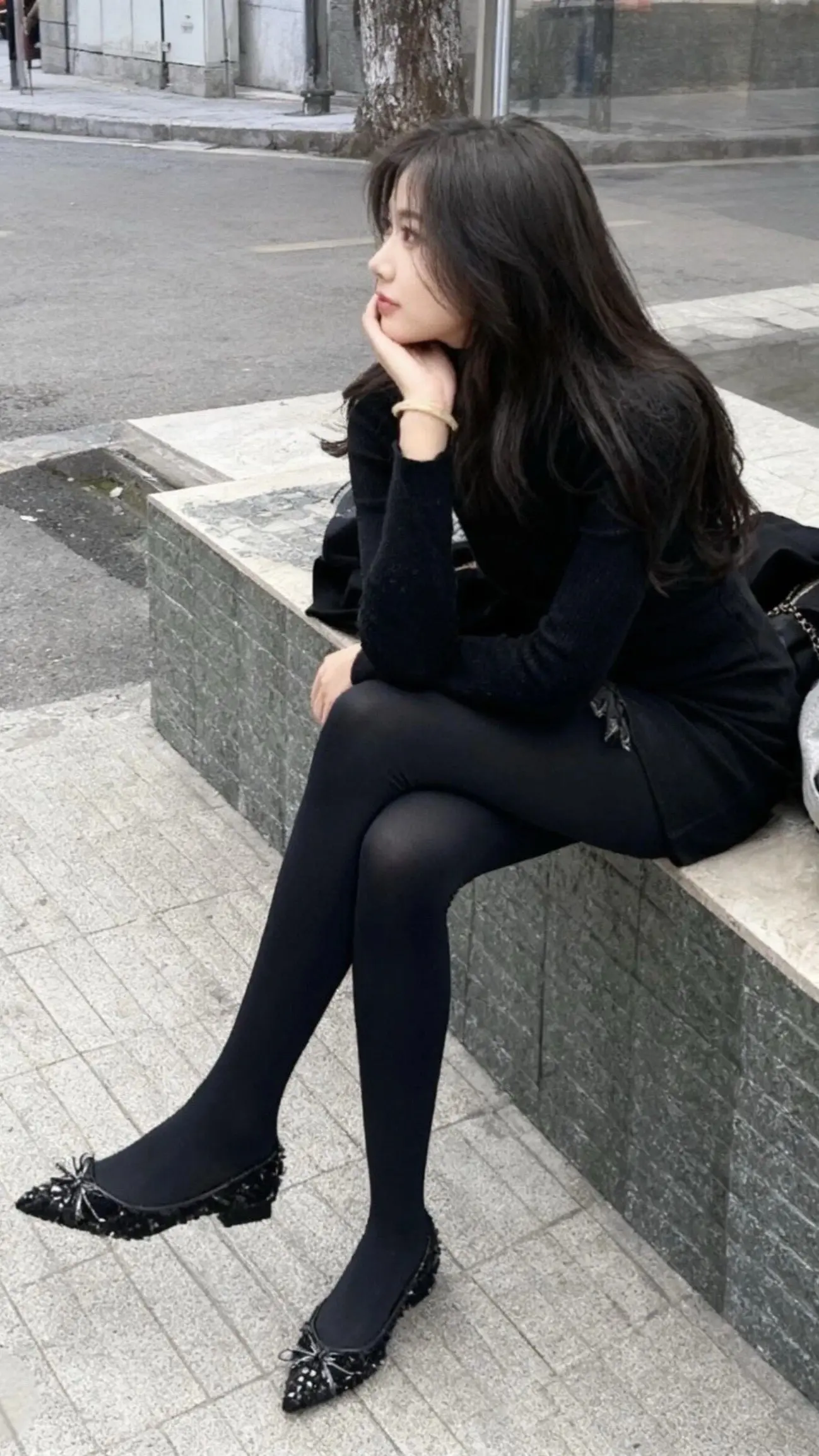 <p>街拍小姐姐穿搭秀 黑色高级感穿搭 原创视频 vlog日常 <!-...