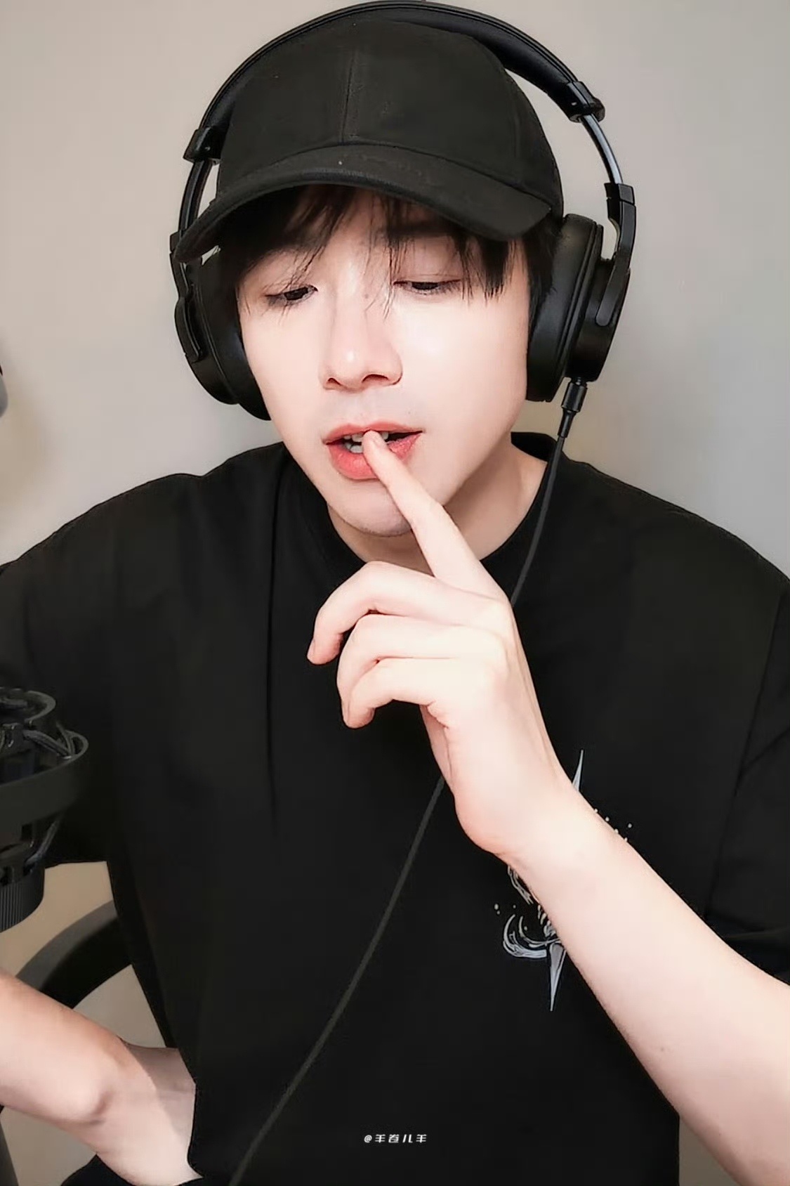 #刘宇宁说最近事多# ｜#刘宇宁什么肚兜那叫腰封#

[流浪地球2] 宁宁好好睡觉。好好吃饭。好好工作。好好快乐。
[流浪地球2] 思念撞碎。千层浪卷。不管多远。都会相见。我守着岸。不问归途。
[流浪地球2]@摩登兄弟刘宇宁 

[卡皮巴拉]
[卡皮巴拉]
[卡皮巴拉] ​
