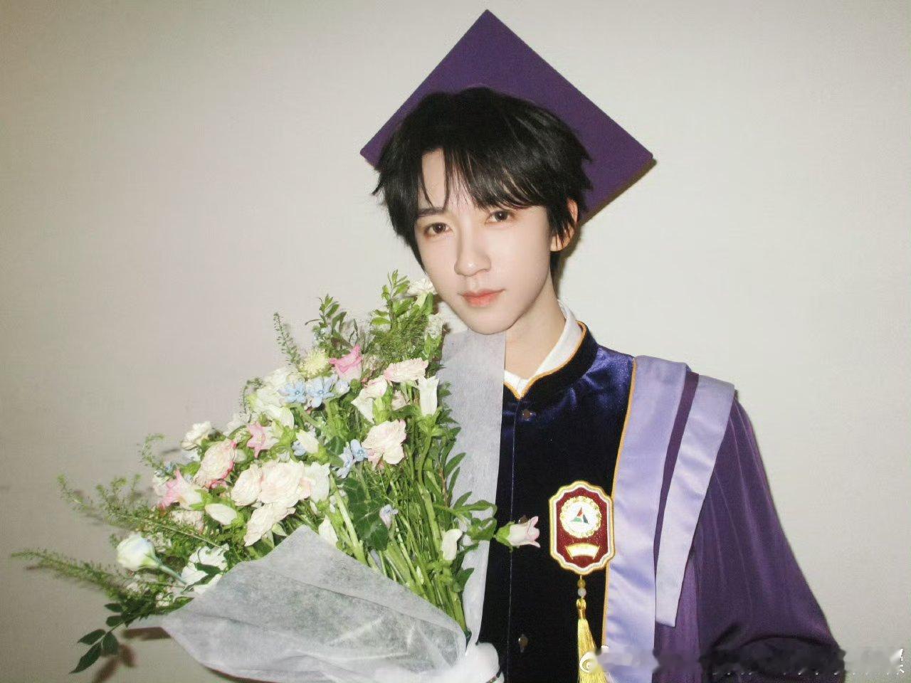 22岁生日快乐，同样也祝你毕业快乐！看到你对大学四年的总结，我很开心...