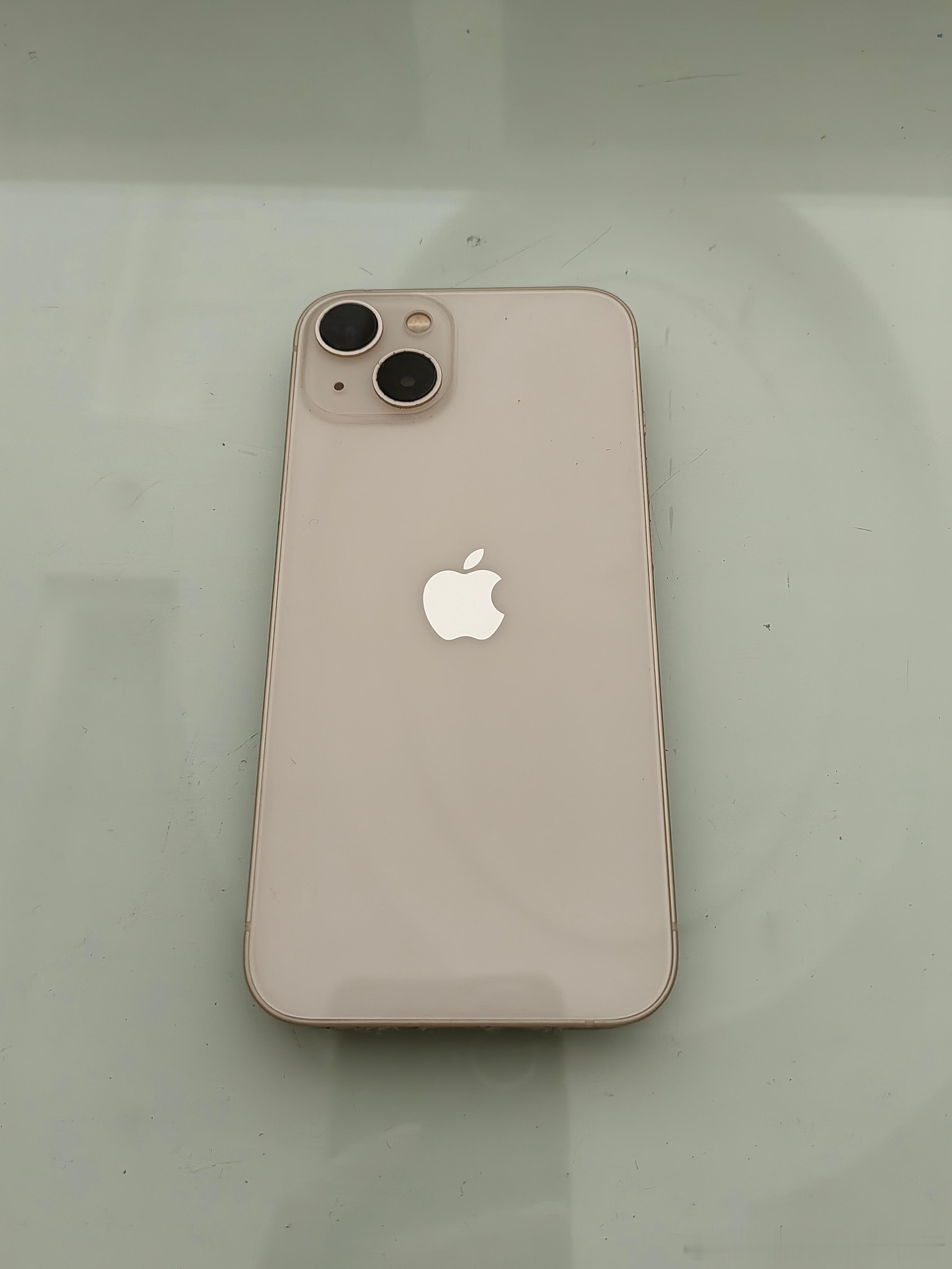 #苹果发布会# iPhone 18 Pro这次的价格表出来，起步就9999元，顶配2TB直接干到20499元，连Pro Max的2TB版本都突破了2万1。全系取消128GB，256GB起步，这明摆着就是告诉咱们普通群众：想进苹果的门，门槛又高了一截[doge]。

iPhone18Pro这么贵，好多人被逼的转头去买iPhone 17，结果17也涨价了[笑cry] ​