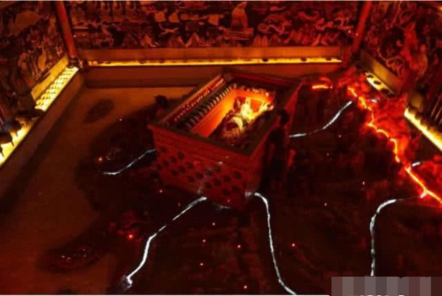 尘封两千多年，秦始皇陵地宫水银究竟来自哪里，一直是大家十分好奇的历史谜题。《史记》当中记载，地宫内以水银模拟百川江河大海。现代地质探测也已经证实，封土之下确实存在大面积的汞异常区域，说明地宫当中大量水银并非古人的文学想象。
 
随着第四次全国