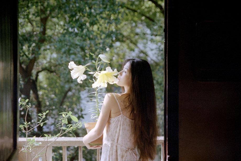 #CNU摄影作品推荐#
她种的花
摄影：

更多大图移步: ​