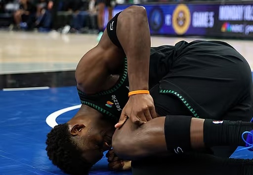 太糟心了！连废两大核心，森林狼彻底没戏了！   天塌了！森林狼这季后赛...