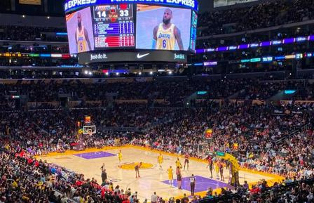 NBA 官方公布 2026‑27 赛季揭幕日赛程，湖人不在揭幕战名单之...
