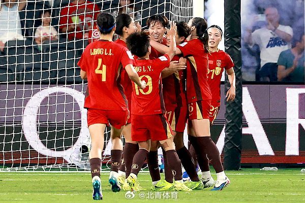 半场结束！中国女足暂时1-0领先乌兹别克斯坦！上半场邵子钦造点+点射破...