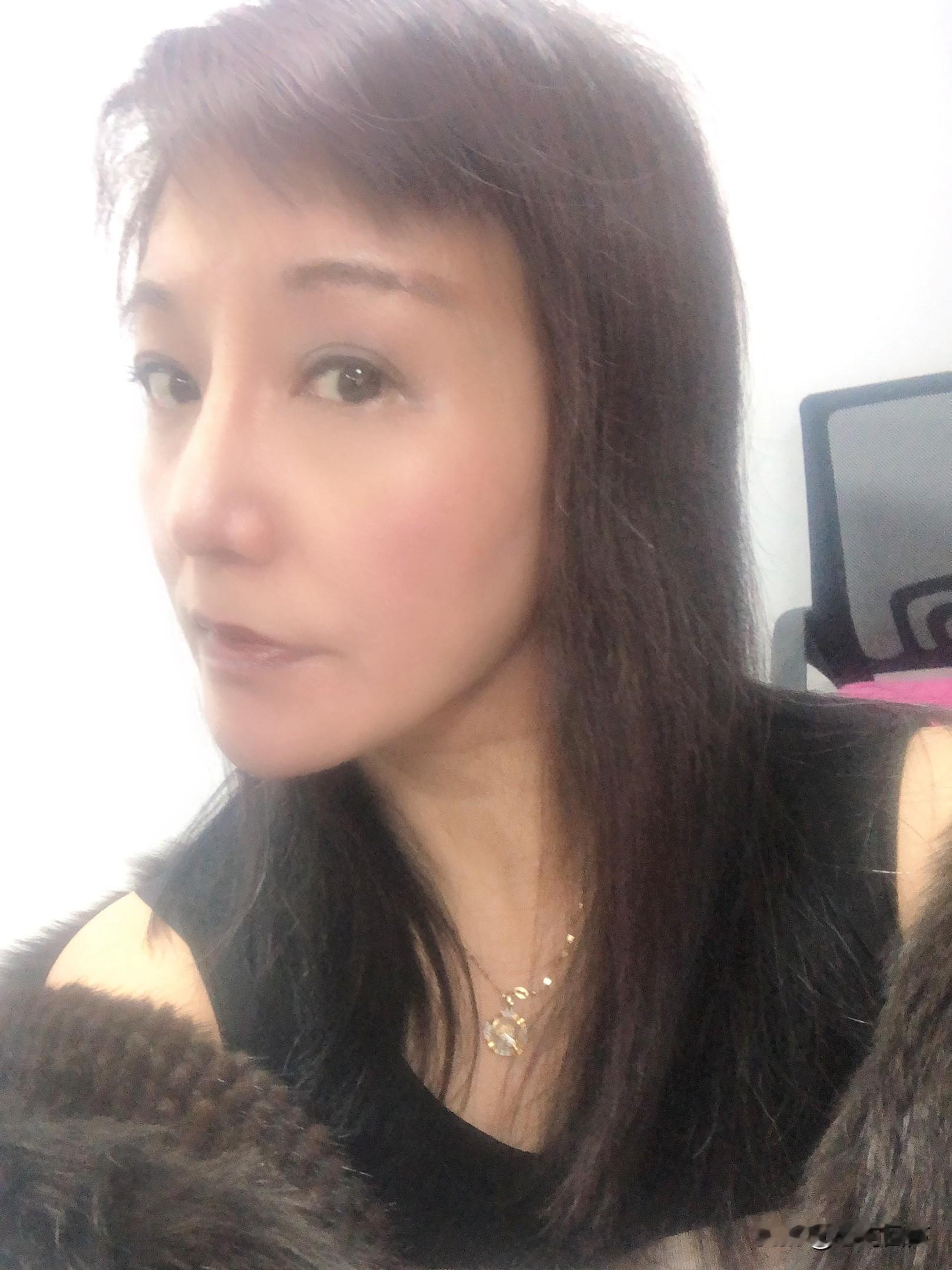 婚姻是由感情维系的吗?   很多人觉得婚姻全靠感情维系，可走过半生才懂...