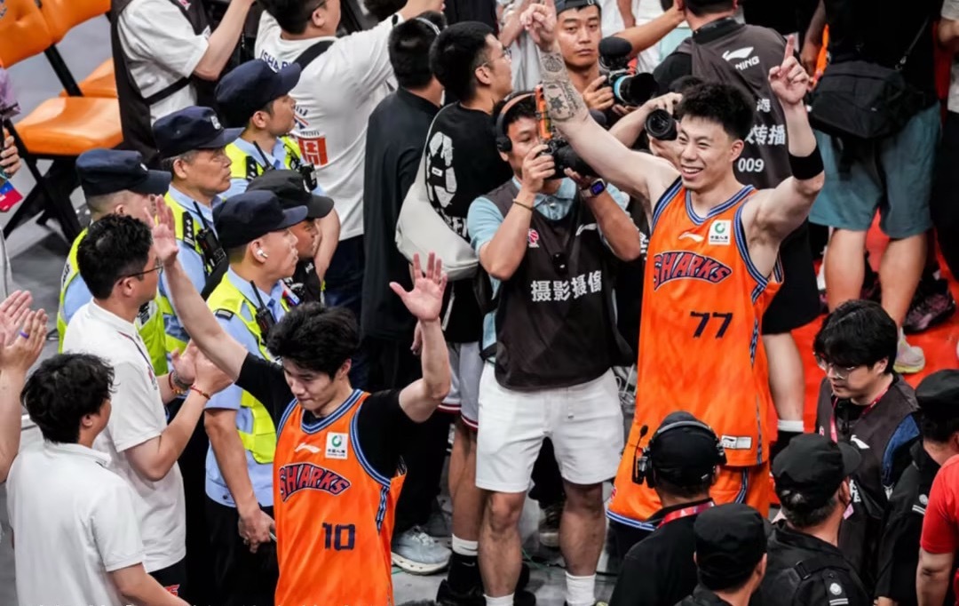 FIBA官方公布今年FIBA洲际杯的参赛球队，中国有两支CBA球队参加...