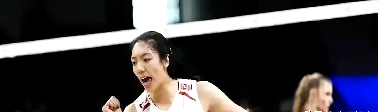 女排亚锦赛主场2-3输给泰国丢了奥运直通票，全网都在喊主帅赵勇引咎辞职，排协至今按兵不动，背后藏着一个让人心塞的现实：国内根本找不出一个现成能接盘的本土名帅
 

赵勇把主场搞砸了，一传被冲垮、临场调整慢，挨骂一点都不冤。高层没直接下死手，大概率是奥运资格还没死透，还能靠世锦赛和世联赛去拼
 

骂