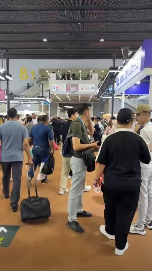 今年没去广交会，第一天人多吗？